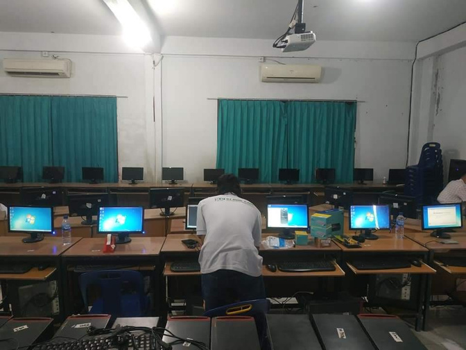 Aktivitas layanan teknologi Klinik Com